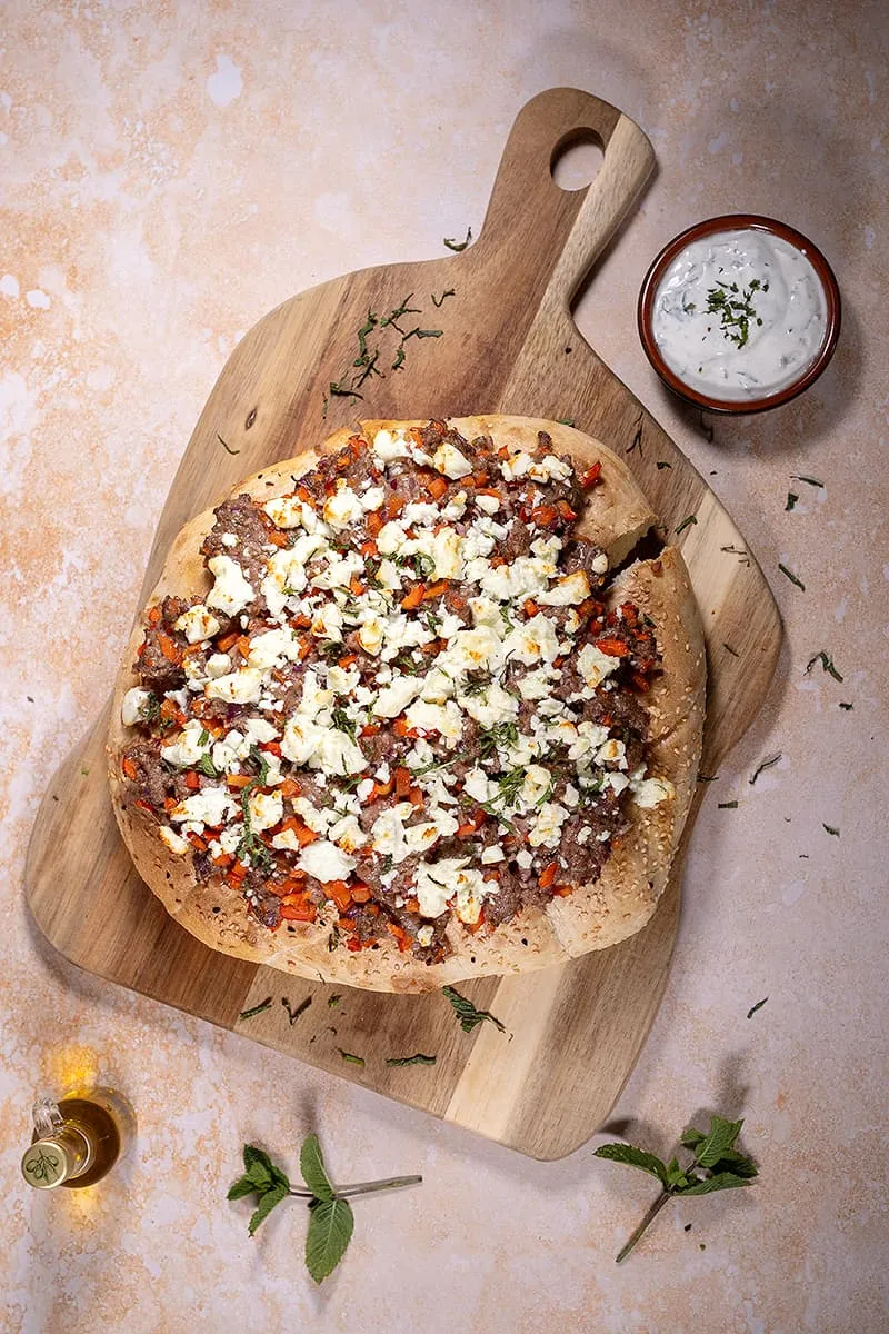 Pain turc farci à la viande hachée