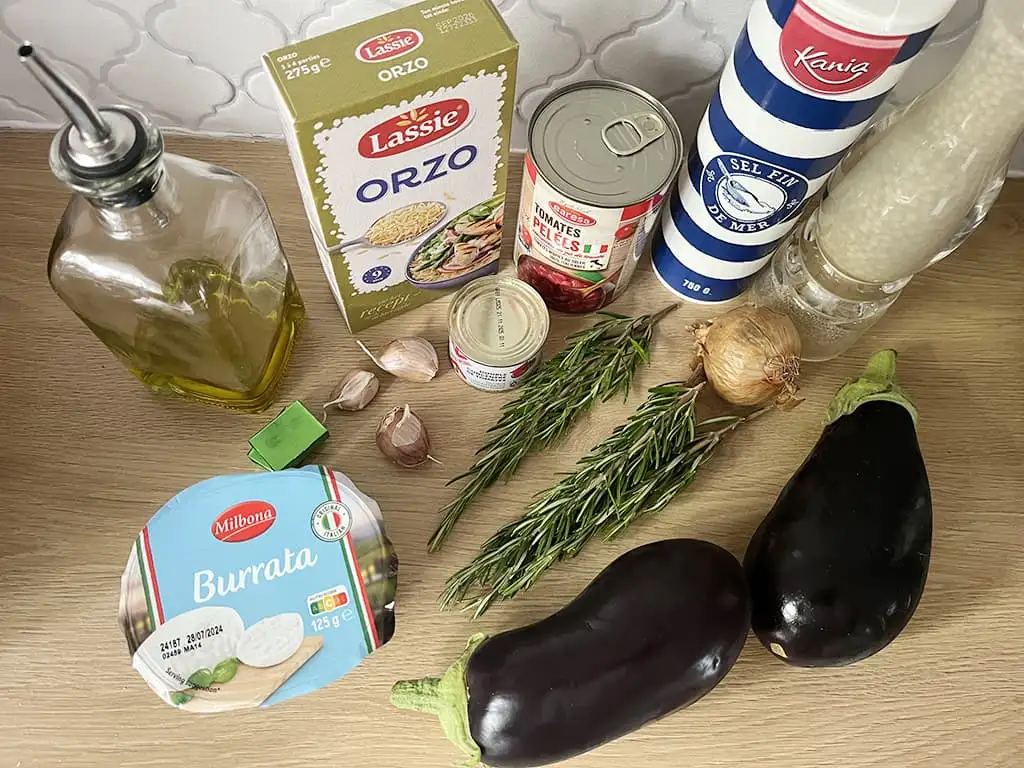 Aubergines farcies aux tomates et orzo ingrédients