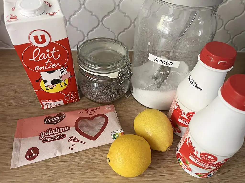 Panna cotta à la lavande avec citron ingrédients