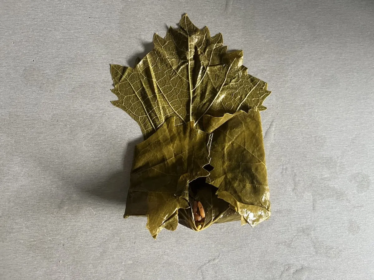 Remplir et rouler les feuilles de chou 3 / 4