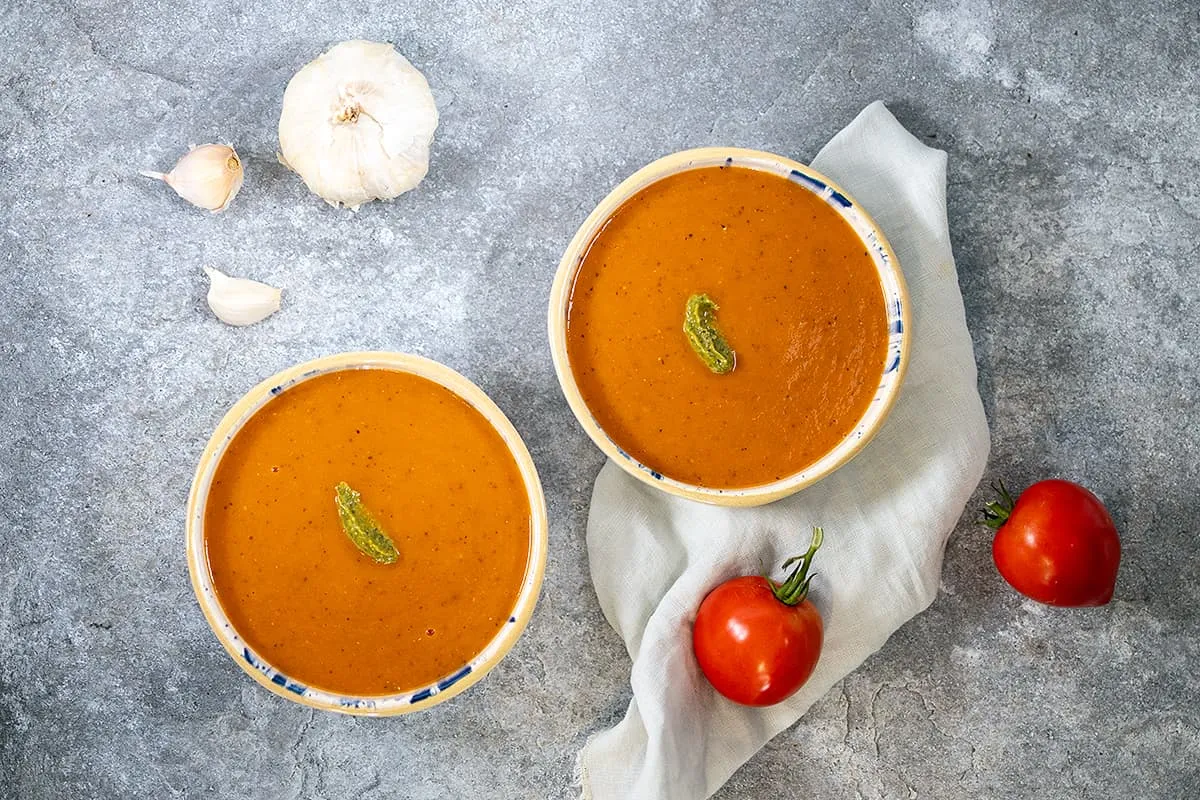 Soupe de tomates et courgettes - pleine de légumes