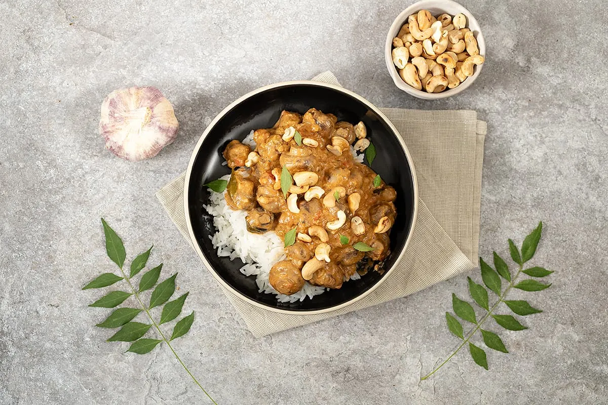 Curry aux champignons avec citron vert et noix de cajou