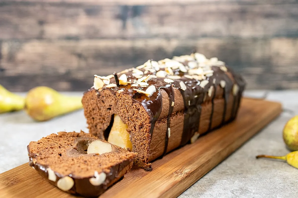 Gâteau chocolat poires entières et ganache