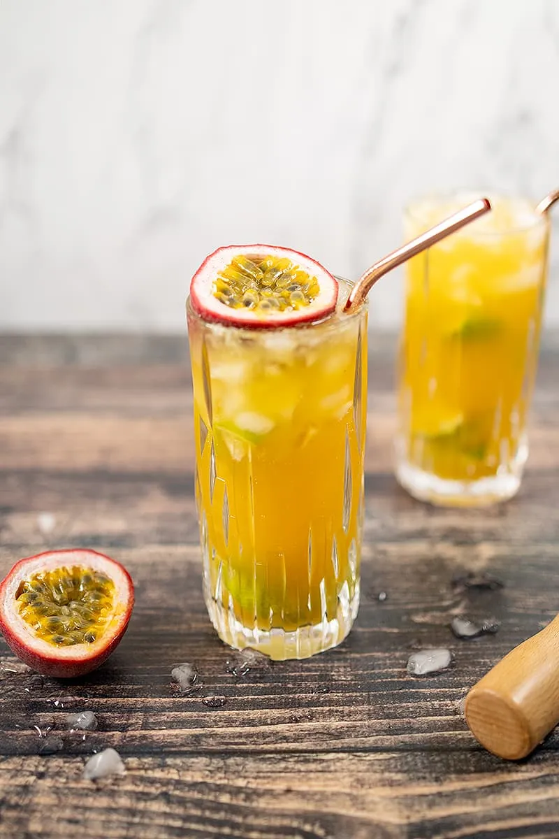 Ipanema mocktail - cocktail sans alcool avec fruit de la passion et citron vert