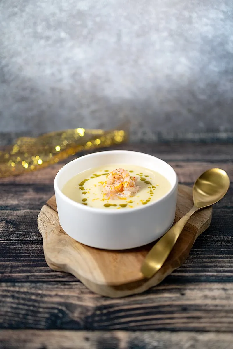 Velouté de chou-fleur aux crevettes et safran